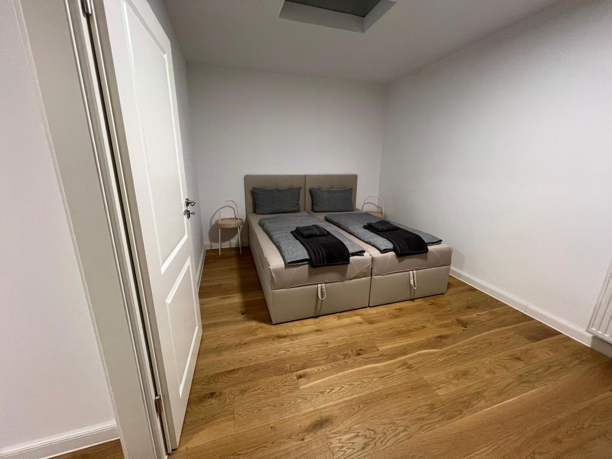 Apartment To&to 2 Bedroom *